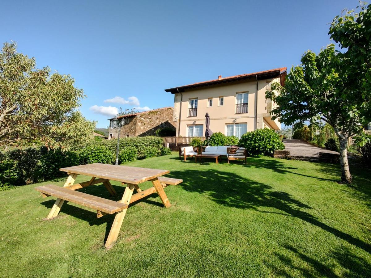 Apartamentos Corona Комильяс Экстерьер фото