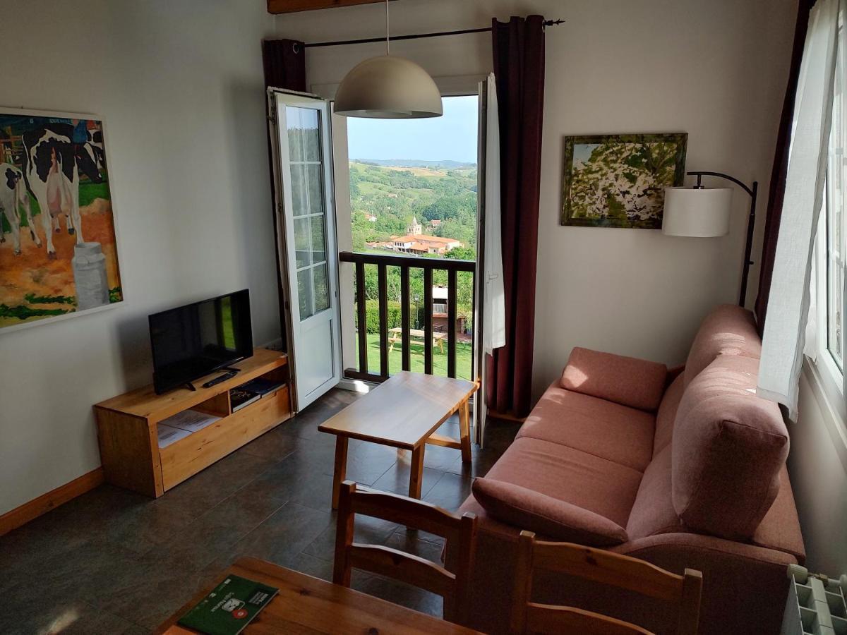 Apartamentos Corona Комильяс Экстерьер фото