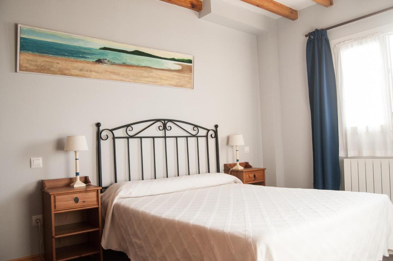 Apartamentos Corona Комильяс Экстерьер фото